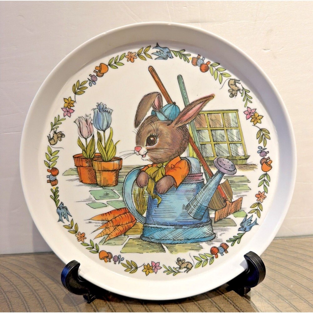Vintage Oneida Deluxe Peter Rabbit Gardening Melamine 8” Child's Plate #3101